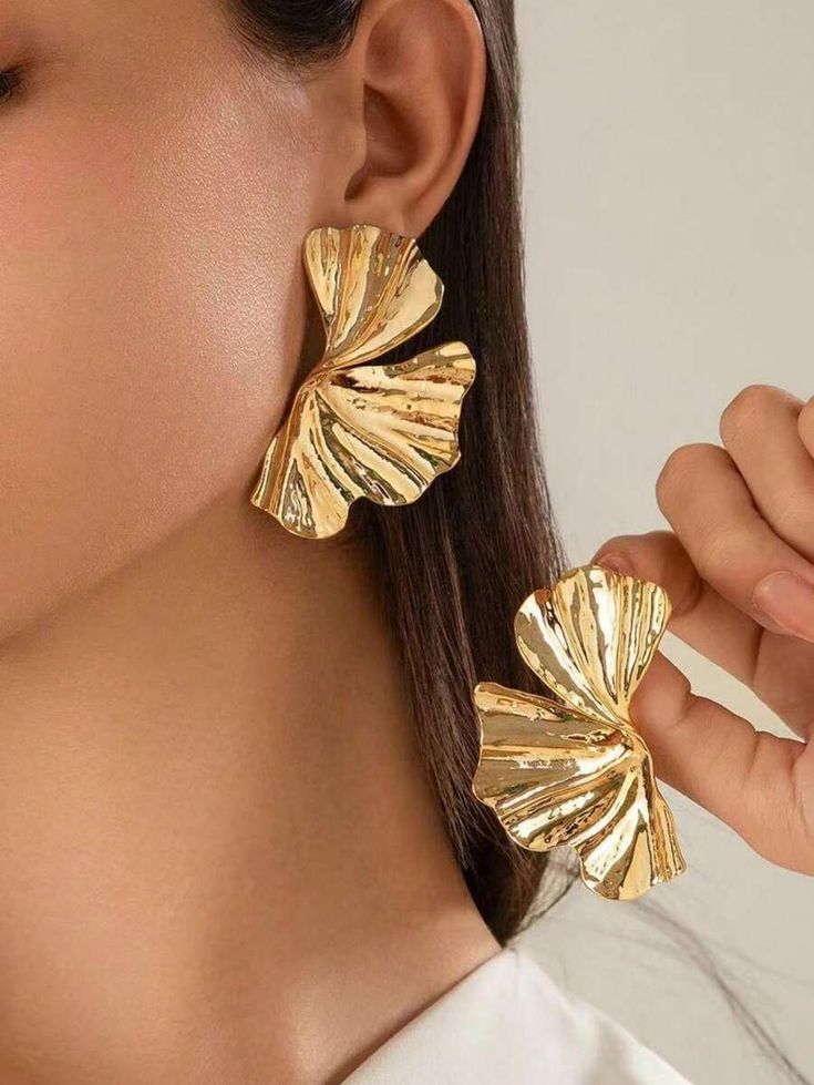 1 pair trendy exaggerated french classic oversized metal leaf tassel drop earrings for women